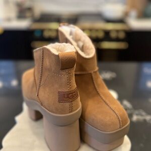 UGG **Brand New w/ Tags** New Heights Ultra Mini, Chestnut, Size 8